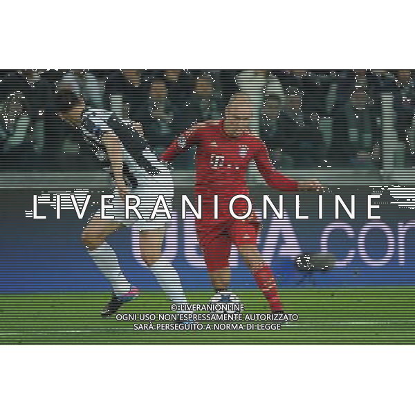 UEFA Champions League - Quarti di finale gara di ritorno Torino 10-04-2013 Juventus - Bayern Monaco nella foto Arjen Robben (Bayern Monaco) e sulla SX Leonardo Bonucci (Juventus) foto Roberto Garavaglia - ag. Aldo Liverani