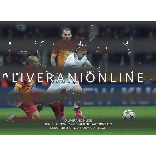 (130410) -- ISTANBUL, April 10, 2013 () -- Real Madrid\'s Luka Modric (R) breaks through during the UEFA Champions League quarter final second leg soccer match between Galatasaray and Real Madrid in Istanbul, Turkey, April 9, 2013. Real Madrid lost 2-3 but entered the semifinal with a total result 5-3.(/Ma Yan) ©PHOTOSHOT/AGENZIA ALDO LIVERANI SAS - ITALY ONLY - Galatasaray - Real Madrid UEFA Champions League Quarti di Finale di ritorno a Istanbul, in Turchia 9 Aprile 2013