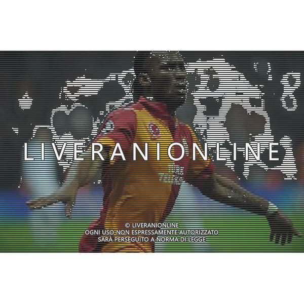 (130410) -- ISTANBUL, April 10, 2013 () -- Galatasaray\'s Didier Drogba celebrates after scoring a goal during the UEFA Champions League quarter final second leg soccer match between Galatasaray and Real Madrid in Istanbul, Turkey, April 9, 2013. Real Madrid lost 2-3 but entered the semifinal with a total result 5-3.(/Ma Yan) ©PHOTOSHOT/AGENZIA ALDO LIVERANI SAS - ITALY ONLY - Galatasaray - Real Madrid UEFA Champions League Quarti di Finale di ritorno a Istanbul, in Turchia 9 Aprile 2013