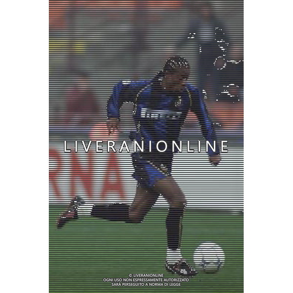 MILANO, 14-03-02 DFP/MARCO LUSSOSO INTER-VALENCIA (COPPA UEFA) NELLA FOTO: MOHAMMED KALLON AG ALDO LIVERANI S A S