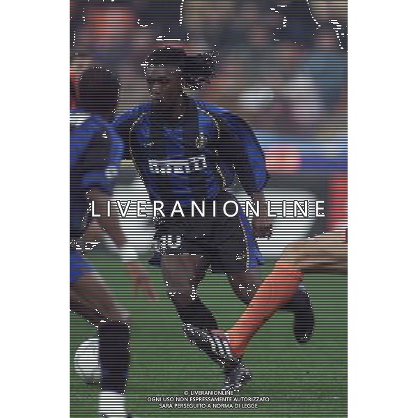 MILANO, 14-03-02 DFP/MARCO LUSSOSO INTER-VALENCIA (COPPA UEFA) NELLA FOTO: CLARENCE SEEDORF AG ALDO LIVERANI S A S