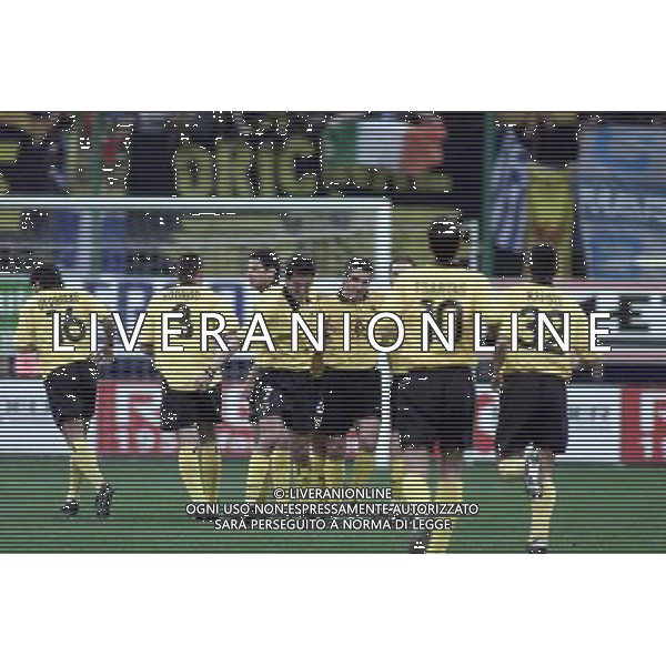 MILANO, 21-02-02 DFP/MARCO LUSSOSO INTER-AEK ATENE (COPPA UEFA) NELLA FOTO: ESULTANZA DELL\'AEK AG ALDO LIVERANI S A S