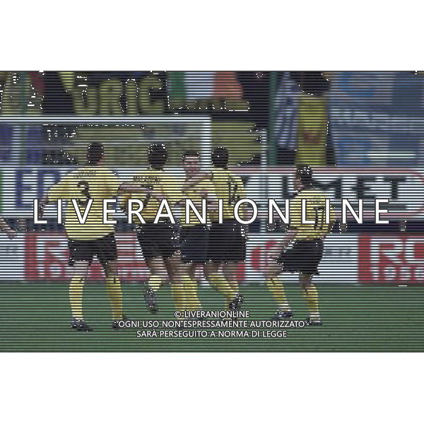 MILANO, 21-02-02 DFP/MARCO LUSSOSO INTER-AEK ATENE (COPPA UEFA) NELLA FOTO: ESULTANZA DELL\'AEK AG ALDO LIVERANI S A S