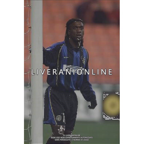 MILANO, 21-02-02 DFP/MARCO LUSSOSO INTER-AEK ATENE (COPPA UEFA) NELLA FOTO: CLARENCE SEEDORF AG ALDO LIVERANI S A S