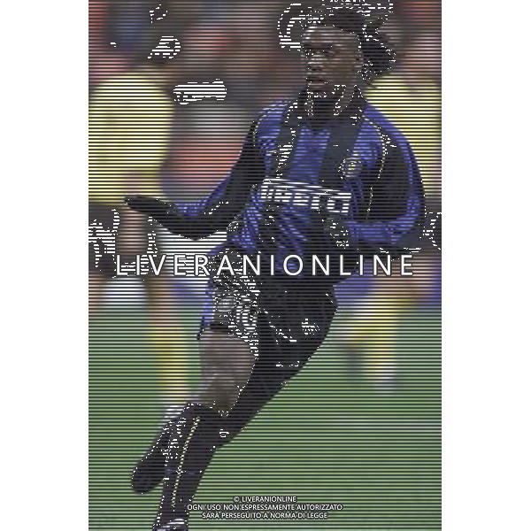 MILANO, 21-02-02 DFP/MARCO LUSSOSO INTER-AEK ATENE (COPPA UEFA) NELLA FOTO: CLARENCE SEEDORF AG ALDO LIVERANI S A S