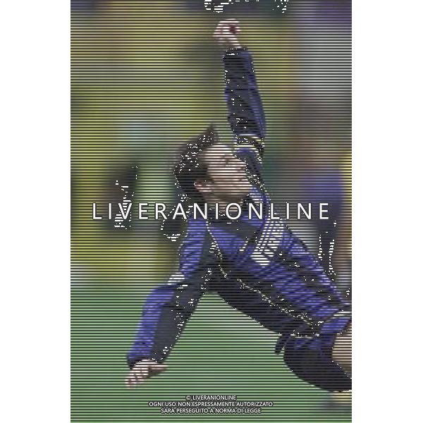 MILANO, 21-02-02 DFP/MARCO LUSSOSO INTER-AEK ATENE (COPPA UEFA) NELLA FOTO: JAVIER ZANETTI AG ALDO LIVERANI S A S