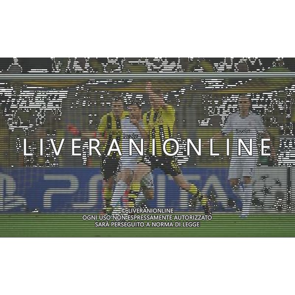firo : Fu§ball,Fussball : 24.10.2012 CL, Champions League UEFA, Saison 2012/2013 BVB, Borussia Dortmund - Real Madrid 2:1 Sven BENDER, BVB, rechts gegen ALONSO $worldrightsEs gelten unsere AGB, einsehbar auf www.firosportphoto.de, copyright by firo sportphoto: Coesfelder Str. 207 D-48249 DŸlmen www.firosportphoto.de mail@firosportphoto.de (V o l k s b a n k B o c h u m - W i t t e n ) BLZ.: 430 601 29 Kt. Nr.: 341 117 100 Tel:Ê +49-2594-9916004 Fax:Ê+49-2594-9916005 ©FIROSPORTPHOTO/AGENZIA ALDO LIVERANI SAS - ITALY ONLY - EDITORIAL USE ONLY