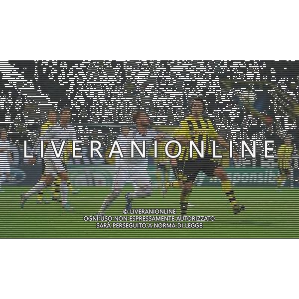 firo : Fu§ball,Fussball : 24.10.2012 CL, Champions League UEFA, Saison 2012/2013 BVB, Borussia Dortmund - Real Madrid 2:1 Sergio RAMOS, Real, links gegen HUMMELS $worldrightsEs gelten unsere AGB, einsehbar auf www.firosportphoto.de, copyright by firo sportphoto: Coesfelder Str. 207 D-48249 DŸlmen www.firosportphoto.de mail@firosportphoto.de (V o l k s b a n k B o c h u m - W i t t e n ) BLZ.: 430 601 29 Kt. Nr.: 341 117 100 Tel:Ê +49-2594-9916004 Fax:Ê+49-2594-9916005 ©FIROSPORTPHOTO/AGENZIA ALDO LIVERANI SAS - ITALY ONLY - EDITORIAL USE ONLY