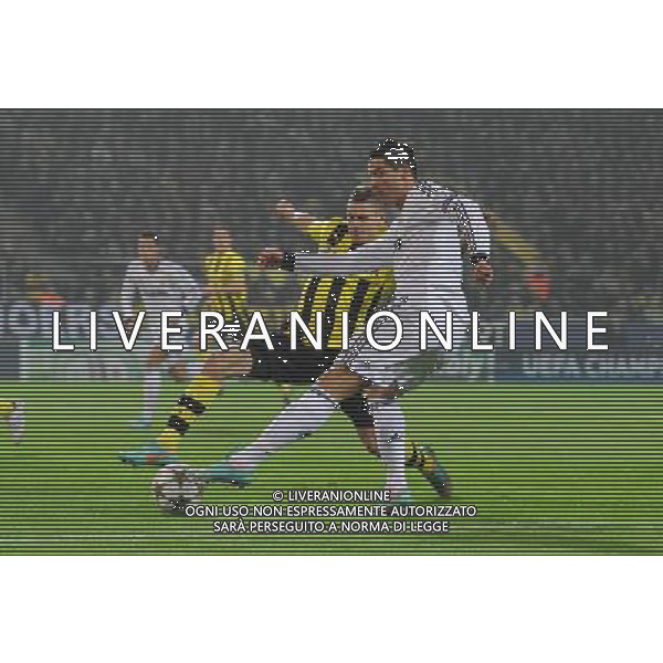 firo : Fu§ball,Fussball : 24.10.2012 CL, Champions League UEFA, Saison 2012/2013 BVB, Borussia Dortmund - Real Madrid 2:1 Cristiano RONALDO, Real, rechts gegen PISZCZEK $worldrightsEs gelten unsere AGB, einsehbar auf www.firosportphoto.de, copyright by firo sportphoto: Coesfelder Str. 207 D-48249 DŸlmen www.firosportphoto.de mail@firosportphoto.de (V o l k s b a n k B o c h u m - W i t t e n ) BLZ.: 430 601 29 Kt. Nr.: 341 117 100 Tel:Ê +49-2594-9916004 Fax:Ê+49-2594-9916005 ©FIROSPORTPHOTO/AGENZIA ALDO LIVERANI SAS - ITALY ONLY - EDITORIAL USE ONLY