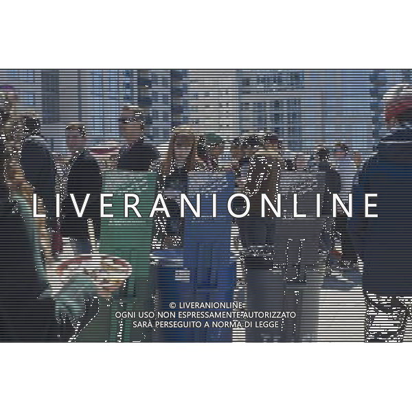 Foodies from around the city flock to opening day at the Smorgasburg in East River State Park in the Williamsburg neighborhood of Brooklyn in New York on Saturday, April 6, 2013. The marketplace features prepared and artisanal foods made in Brooklyn by small entrepreneurs. In the two years the market has been in operation it has provided a venue for numerous chefs and cooks to sell their wares, some of whom have grown into large successful businesses. (å Frances M. Roberts) ©photoshot/AGENZIA ALDO LIVERANI SAS - ITALY ONLY - La vita quotidiana della popolazione di Williamsburg, Brooklyn, New York 6 Aprile 2013.