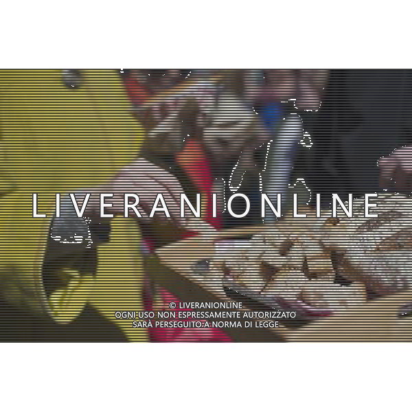 Foodies from around the city flock to opening day at the Smorgasburg in East River State Park in the Williamsburg neighborhood of Brooklyn in New York on Saturday, April 6, 2013. The marketplace features prepared and artisanal foods made in Brooklyn by small entrepreneurs. In the two years the market has been in operation it has provided a venue for numerous chefs and cooks to sell their wares, some of whom have grown into large successful businesses. (å Frances M. Roberts) ©photoshot/AGENZIA ALDO LIVERANI SAS - ITALY ONLY - La vita quotidiana della popolazione di Williamsburg, Brooklyn, New York 6 Aprile 2013.