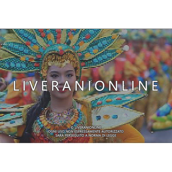 (130413) -- MANILA, April 13, 2013 () -- Street dancers perform during the Aliwan Festival in Manila, the Philippines, April 13, 2013. More than 5,000 participants from all over the Philippines took part in the annual event. (/Rouelle Umali)(zhf) ©photoshot/AGENZIA ALDO LIVERANI SAS - ITALY ONLY - Ballerini di strada si esibiscono durante il Festival annuale Aliwan a Manila, nelle Filippine, 13 Aprile 2013.