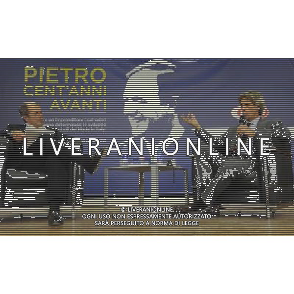 MILANO 16/4/2013 AULA MAGNA DELL\' UNIVERSITA\' BOCCONI VIA GOBBI COMMEMORAZIONE DEL 100esimo ANNIVERSARIO DELLA NASCITA DI PIETRO BARILLA NELLA FOTO GUIDO BARILLA INTERVISTATO DA GIOVANNI MINOLI FOTO ROMANO/AG ALDO LIVERANI S.A.S. *** Local Caption *** anniversario della nascita di