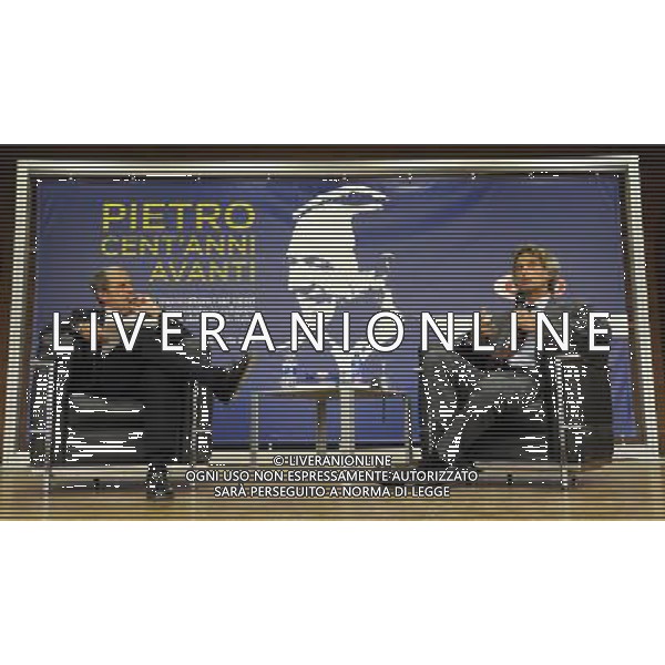 MILANO 16/4/2013 AULA MAGNA DELL\' UNIVERSITA\' BOCCONI VIA GOBBI COMMEMORAZIONE DEL 100esimo ANNIVERSARIO DELLA NASCITA DI PIETRO BARILLA NELLA FOTO GUIDO BARILLA INTERVISTATO DA GIOVANNI MINOLI FOTO ROMANO/AG ALDO LIVERANI S.A.S. *** Local Caption *** anniversario della nascita di