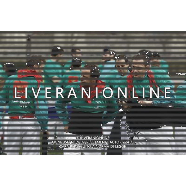 Photocall for London\'s \'first Human Tower performance\' at Potters Fields, Tower Bridge in London Britain 19 April 2013. 170s members of the Castellers de Vilafranca team form successively smaller tiers by climbing up the bodies of each layer to mount the shoulders of the previous tier until the tower is complete. A uniquely Catalan custom, the Human Towers have been constructed during town celebrations and festivals in Barcelona for three hundred years and are described by UNESCO as an \'Intangible Cultural Heritage of Humanity\'. ©photoshot/AGENZIA ALDO LIVERANI SAS - ITALY ONLY - Esecuzione di una torre umana a Potters Fields, Tower Bridge a Londra Inghilterra 19 Aprile 2013 dei membri della squadra catalana dei Castellers de Vilafranca descritti dall\'UNESCO come \'Patrimonio Culturale Immateriale dell\'Umanitˆ\'. 