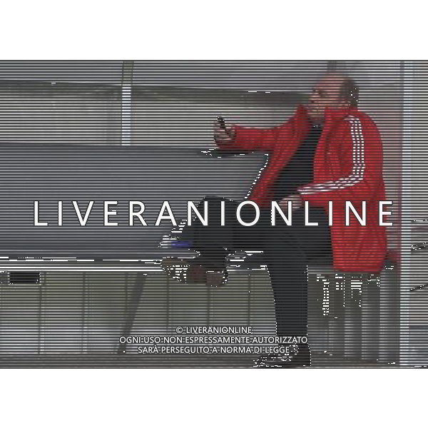 firo Fu§ball Fussball: DFB Pokal : 04.03.2009 Saison 2008/2009 Viertelfinale Bayer Leverkusen Fc Bayern MŸnchen 4:2 uli Hoene§ Hoeness Manager Trainerbank mit Handy copyright by firo sportphoto: Es gelten unsere AGBs, einsehbar auf www.firosportphoto.de Pfefferackerstr. 2a 45894 G e l s e n k i r c h e n www.firosportphoto.de mail@firosportphoto.de (V o l k s b a n k B o c h u m W i t t e n) BLZ.: 430 601 29 Kt. Nr.: 341 117 100 Tel: 0209 - 9304402 Fax: 0209 - 9304443 AG ALDO LIVERANI S A S ONLY ITALY