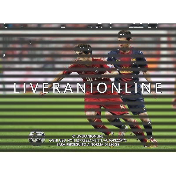firo Fu§ball,Fussball, 23.04.2013 Uefa Champions League, Saison 2012/2013 Halbfinale, Hinspiel, FC Bayern MŸnchen, Muenchen, FCB, - FC Barcelona, 4 : 0, Zweikampf, Javier Martinez, Bayern, rechts, Lionel Messi, FC Barcelona, $worldrightsEs gelten unsere AGB, einsehbar auf www.firosportphoto.de copyright by firo sportphoto: Coesfelder Str.207 48249 DŸlmen www.firosportphoto.de mail@firosportphoto.de (V o l k s b a n k B o c h u m - W i t t e n ) BLZ.: 430 601 29 Kt. Nr.: 341 117 100 Tel:Ê 02594 - 9916004 Fax:Ê02594 - 9916005 AG ALDO LIVERANI S A S ONLY ITALY