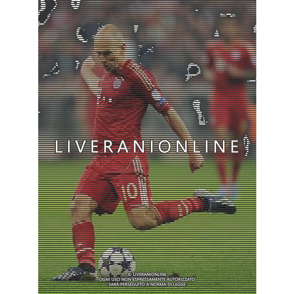 firo Fu§ball,Fussball, 23.04.2013 Uefa Champions League, Saison 2012/2013 Halbfinale, Hinspiel, FC Bayern MŸnchen, Muenchen, FCB, - FC Barcelona, 4 : 0, Einzelaktion, Arjen Robben, Bayern, $worldrightsEs gelten unsere AGB, einsehbar auf www.firosportphoto.de copyright by firo sportphoto: Coesfelder Str.207 48249 DŸlmen www.firosportphoto.de mail@firosportphoto.de (V o l k s b a n k B o c h u m - W i t t e n ) BLZ.: 430 601 29 Kt. Nr.: 341 117 100 Tel:Ê 02594 - 9916004 Fax:Ê02594 - 9916005 AG ALDO LIVERANI S A S ONLY ITALY