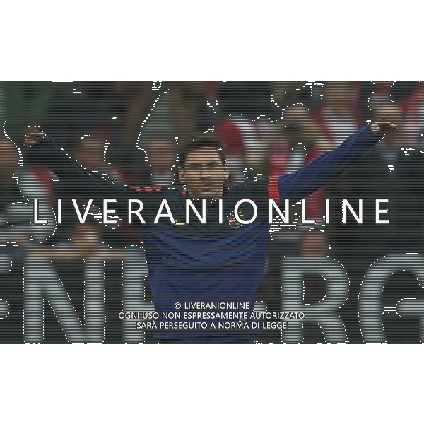 firo FuÃŸball, Fussball, 23.04.2013 Uefa Champions League, CL Saison 2012/2013 Halbfinale, Hinspiel FCB FC Bayern MÃ¼nchen, Muenchen - FC Barcelona 4:0 Barca Lionel Messi, Gestik, Geste $worldrights Es gelten unsere AGB, einsehbar auf www.firosportphoto.de copyright by firo sportphoto: Coesfelder Str.207 48249 DÃ¼lmen www.firosportphoto.de mail@firosportphoto.de (V o l k s b a n k B o c h u m - W i t t e n ) BLZ.: 430 601 29 Kt. Nr.: 341 117 100 Tel:Â  02594 - 9916004 Fax:Â 02594 - 9916005 AG ALDO LIVERANI S A S ONLY ITALY