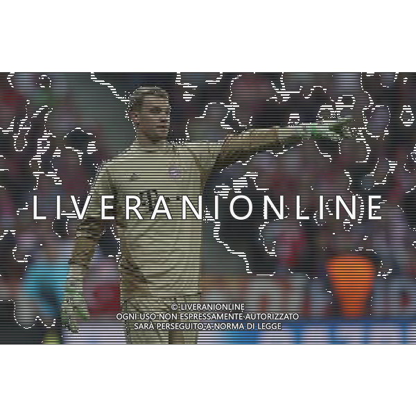firo FuÃŸball, Fussball, 23.04.2013 Uefa Champions League, CL Saison 2012/2013 Halbfinale, Hinspiel FCB FC Bayern MÃ¼nchen, Muenchen - FC Barcelona 4:0 FCB Torwart TorhÃ¼ter Manuel Neuer, Gestik, Geste $worldrights Es gelten unsere AGB, einsehbar auf www.firosportphoto.de copyright by firo sportphoto: Coesfelder Str.207 48249 DÃ¼lmen www.firosportphoto.de mail@firosportphoto.de (V o l k s b a n k B o c h u m - W i t t e n ) BLZ.: 430 601 29 Kt. Nr.: 341 117 100 Tel:Â  02594 - 9916004 Fax:Â 02594 - 9916005 AG ALDO LIVERANI S A S ONLY ITALY