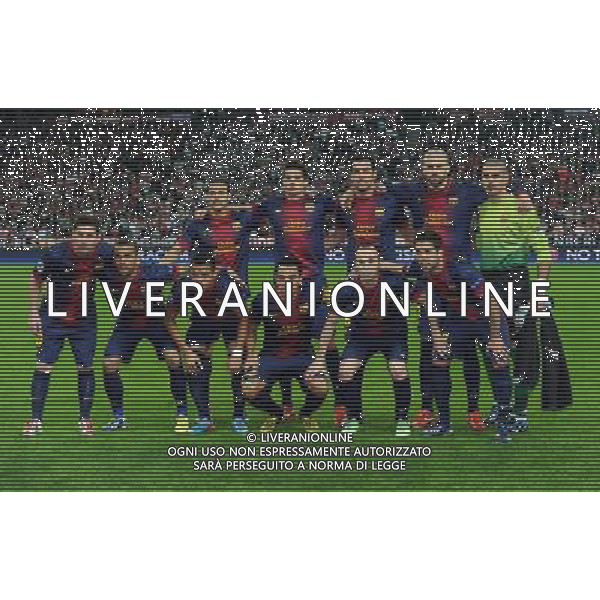 firo FuÃŸball, Fussball, 23.04.2013 Uefa Champions League, CL Saison 2012/2013 Halbfinale, Hinspiel FCB FC Bayern MÃ¼nchen, Muenchen - FC Barcelona 4:0 Mannschaftsfoto: Barca Torwart TorhÃ¼ter Goalkeeper Victor ValdÃ©s Valdes, Barca Dani Alves, Barca PiquÃ© Pique, Barca Xavi, Barca Iniesta, Barca Alexis SÃ¡nchez Sanchez, Barca Lionel Messi, Barca Bartra, Barca Busquets, Barca Pedro, Barca Jordi Alba $worldrights Es gelten unsere AGB, einsehbar auf www.firosportphoto.de copyright by firo sportphoto: Coesfelder Str.207 48249 DÃ¼lmen www.firosportphoto.de mail@firosportphoto.de (V o l k s b a n k B o c h u m - W i t t e n ) BLZ.: 430 601 29 Kt. Nr.: 341 117 100 Tel:Â  02594 - 9916004 Fax:Â 02594 - 9916005 AG ALDO LIVERANI S A S ONLY ITALY