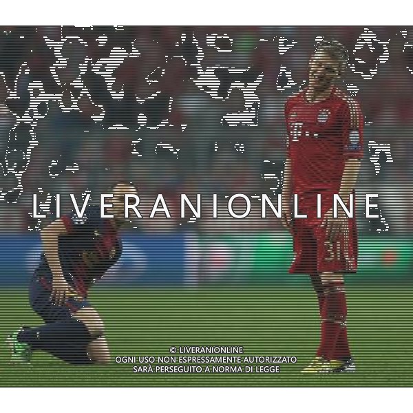 firo FuÃŸball, Fussball, 23.04.2013 Uefa Champions League, CL Saison 2012/2013 Halbfinale, Hinspiel FCB FC Bayern MÃ¼nchen, Muenchen - FC Barcelona 4:0 FCB Bastian Schweinsteiger, Barca Iniesta, Witz Humor $worldrights Es gelten unsere AGB, einsehbar auf www.firosportphoto.de copyright by firo sportphoto: Coesfelder Str.207 48249 DÃ¼lmen www.firosportphoto.de mail@firosportphoto.de (V o l k s b a n k B o c h u m - W i t t e n ) BLZ.: 430 601 29 Kt. Nr.: 341 117 100 Tel:Â  02594 - 9916004 Fax:Â 02594 - 9916005 AG ALDO LIVERANI S A S ONLY ITALY
