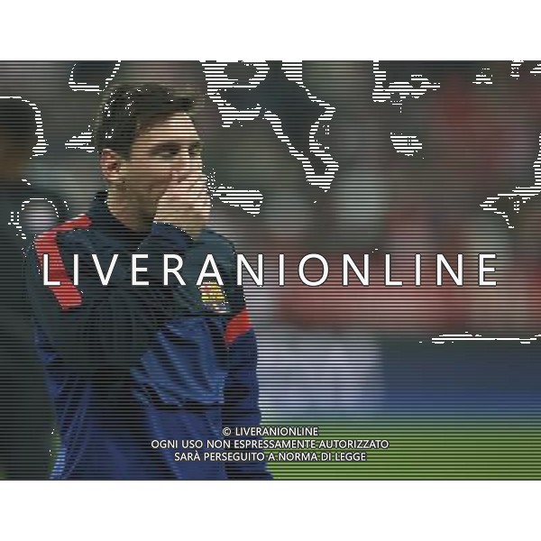 firo FuÃŸball, Fussball, 23.04.2013 Uefa Champions League, CL Saison 2012/2013 Halbfinale, Hinspiel FCB FC Bayern MÃ¼nchen, Muenchen - FC Barcelona 4:0 Barca Lionel Messi, Gestik, Geste, halbe figur, EnttÃ¤uschung enttÃ¤uscht Enttaeuschung enttaeuscht unzufrieden $worldrights Es gelten unsere AGB, einsehbar auf www.firosportphoto.de copyright by firo sportphoto: Coesfelder Str.207 48249 DÃ¼lmen www.firosportphoto.de mail@firosportphoto.de (V o l k s b a n k B o c h u m - W i t t e n ) BLZ.: 430 601 29 Kt. Nr.: 341 117 100 Tel:Â  02594 - 9916004 Fax:Â 02594 - 9916005 AG ALDO LIVERANI S A S ONLY ITALY