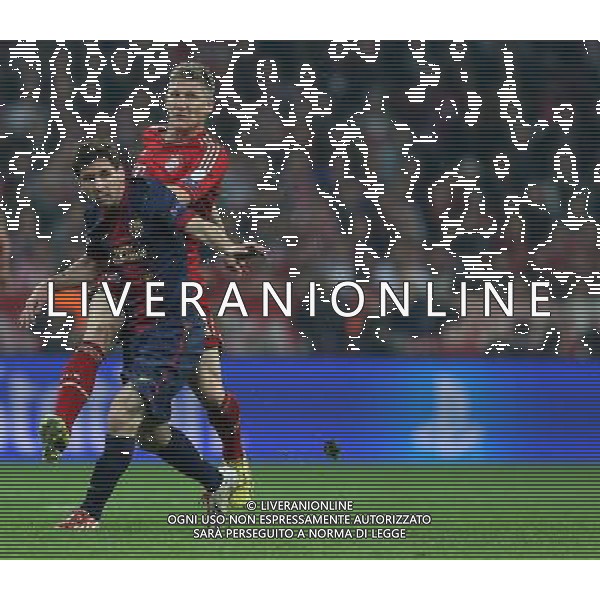 firo FuÃŸball, Fussball, 23.04.2013 Uefa Champions League, CL Saison 2012/2013 Halbfinale, Hinspiel FCB FC Bayern MÃ¼nchen, Muenchen - FC Barcelona 4:0 FCB Bastian Schweinsteiger, Zweikampf Duell, Barca Lionel Messi $worldrights Es gelten unsere AGB, einsehbar auf www.firosportphoto.de copyright by firo sportphoto: Coesfelder Str.207 48249 DÃ¼lmen www.firosportphoto.de mail@firosportphoto.de (V o l k s b a n k B o c h u m - W i t t e n ) BLZ.: 430 601 29 Kt. Nr.: 341 117 100 Tel:Â  02594 - 9916004 Fax:Â 02594 - 9916005 AG ALDO LIVERANI S A S ONLY ITALY
