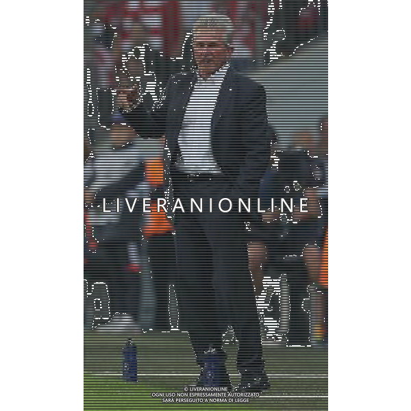 firo FuÃŸball, Fussball, 23.04.2013 Uefa Champions League, CL Saison 2012/2013 Halbfinale, Hinspiel FCB FC Bayern MÃ¼nchen, Muenchen - FC Barcelona 4:0 FCB Trainer Jupp Heynckes, Gestik, Geste, ganze figur $worldrights Es gelten unsere AGB, einsehbar auf www.firosportphoto.de copyright by firo sportphoto: Coesfelder Str.207 48249 DÃ¼lmen www.firosportphoto.de mail@firosportphoto.de (V o l k s b a n k B o c h u m - W i t t e n ) BLZ.: 430 601 29 Kt. Nr.: 341 117 100 Tel:Â  02594 - 9916004 Fax:Â 02594 - 9916005 AG ALDO LIVERANI S A S ONLY ITALY