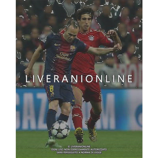 firo FuÃŸball, Fussball, 23.04.2013 Uefa Champions League, CL Saison 2012/2013 Halbfinale, Hinspiel FCB FC Bayern MÃ¼nchen, Muenchen - FC Barcelona 4:0 FCB Javi Martinez, Zweikampf Duell, Barca Iniesta $worldrights Es gelten unsere AGB, einsehbar auf www.firosportphoto.de copyright by firo sportphoto: Coesfelder Str.207 48249 DÃ¼lmen www.firosportphoto.de mail@firosportphoto.de (V o l k s b a n k B o c h u m - W i t t e n ) BLZ.: 430 601 29 Kt. Nr.: 341 117 100 Tel:Â  02594 - 9916004 Fax:Â 02594 - 9916005 AG ALDO LIVERANI S A S ONLY ITALY