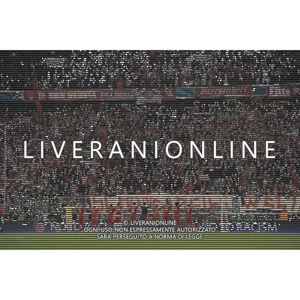 firo FuÃŸball, Fussball, 23.04.2013 Uefa Champions League, CL Saison 2012/2013 Halbfinale, Hinspiel FCB FC Bayern MÃ¼nchen, Muenchen - FC Barcelona 4:0 Welle, Schlussjubel, la ola, laola, sÃ¼dkurve $worldrights Es gelten unsere AGB, einsehbar auf www.firosportphoto.de copyright by firo sportphoto: Coesfelder Str.207 48249 DÃ¼lmen www.firosportphoto.de mail@firosportphoto.de (V o l k s b a n k B o c h u m - W i t t e n ) BLZ.: 430 601 29 Kt. Nr.: 341 117 100 Tel:Â  02594 - 9916004 Fax:Â 02594 - 9916005 AG ALDO LIVERANI S A S ONLY ITALY