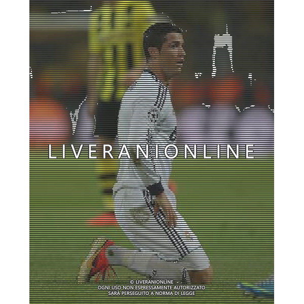 firo FuÃŸball,Fussball, 24.04.2013 Champions League Halbfinale Saison 2012/2013 BVB Borussia Dortmund - Real Madrid 4:1 EnttÃ¤uscht am Boden Cristiano Ronaldo $worldrightsEs gelten unsere AGB, einsehbar auf www.firosportphoto.de copyright by firo sportphoto: Coesfelder StraÃŸe 207 48249 DÃ¼lmen Duelmen www.firosportphoto.de mail@firosportphoto.de (V o l k s b a n k B o c h u m - W i t t e n ) BLZ.: 430 601 29 Kt. Nr.: 341 117 100 Tel:Â  0209 - 9304402 Fax:Â  0209 - 9304443 AG ALDO LIVERANI S A S ONLY ITALY