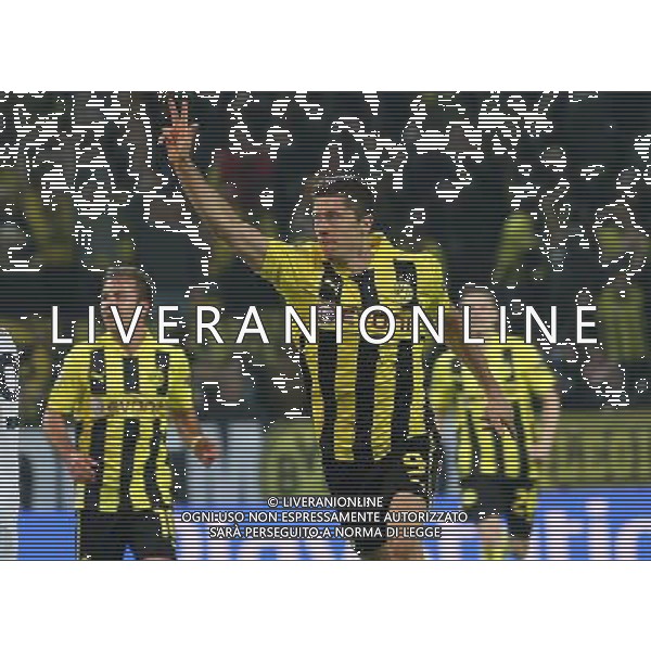 firo FuÃŸball,Fussball, 24.04.2013 Champions League Halbfinale Saison 2012/2013 BVB Borussia Dortmund - Real Madrid Jubel Robert Lewandowski nach seinem dritten Tor zum 3:1 $worldrightsEs gelten unsere AGB, einsehbar auf www.firosportphoto.de copyright by firo sportphoto: Coesfelder StraÃŸe 207 48249 DÃ¼lmen Duelmen www.firosportphoto.de mail@firosportphoto.de (V o l k s b a n k B o c h u m - W i t t e n ) BLZ.: 430 601 29 Kt. Nr.: 341 117 100 Tel:Â  0209 - 9304402 Fax:Â  0209 - 9304443 AG ALDO LIVERANI S A S ONLY ITALY