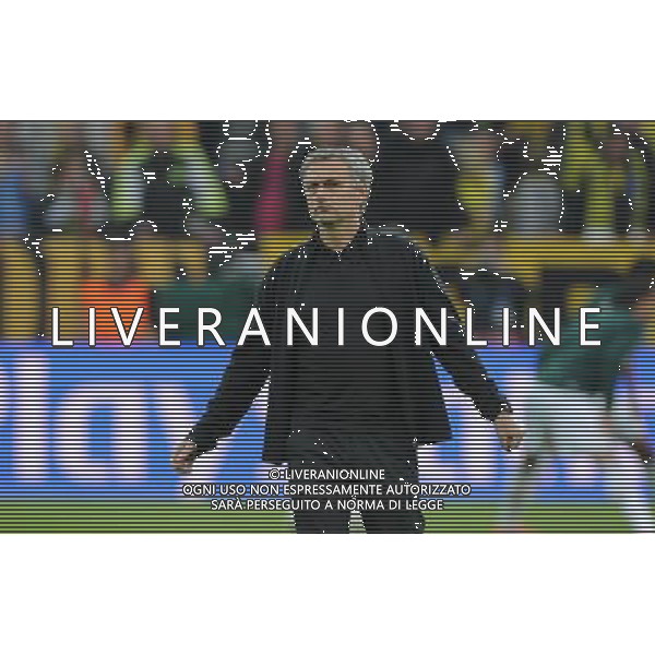 firo Fu§ball,Fussball, 24.04.2013 CL, UEFA Champions League, Saison 2012/2013, Halbfinale, Semifinal BVB, Borussia Dortmund - Real Madrid CF Jose MOURINHO, Trainer Real Madrid, Gestik, halbe Figur $worldrightsEs gelten unsere AGB, einsehbar auf www.firosportphoto.de copyright by firo sportphoto: Coesfelder Stra§e 207Ê 48249 D † L M E N (Duelmen) www.firosportphoto.de mail@firosportphoto.de (V o l k s b a n k B o c h u m - W i t t e n ) BLZ.: 430 601 29 Kt. Nr.: 341 117 100 Tel:Ê 02594-9916004 Fax:Ê 02594-9916005 AG ALDO LIVERANI S A S ONLY ITALY