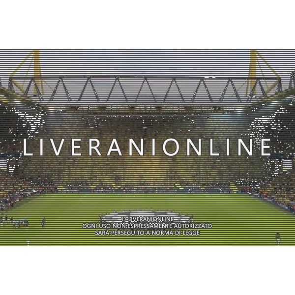 firo Fu§ball,Fussball, 24.04.2013 CL, Champions League, Saison 2012/2013 BVB Borussia Dortmund, Real Madrid CF, Halbfinale, Hinspiel, Road to Wembley, Dortmund - Madrid, BVB - Real, Choreo von der Suedtribuene, SŸdtribŸne, beim Einlauf der Mannschaften $worldrightsEs gelten unsere AGB, einsehbar auf www.firosportphoto.de copyright by firo sportphoto: Coesfelder Str. 207 D- 48249 DŸlmen www.firosportphoto.de mail@firosportphoto.de (V o l k s b a n k B o c h u m - W i t t e n ) BLZ.: 430 601 29 Kt. Nr.: 341 117 100 Tel: +49-2594 - 9916004 Fax: +49-2594 - 9916005 AG ALDO LIVERANI S A S ONLY ITALY