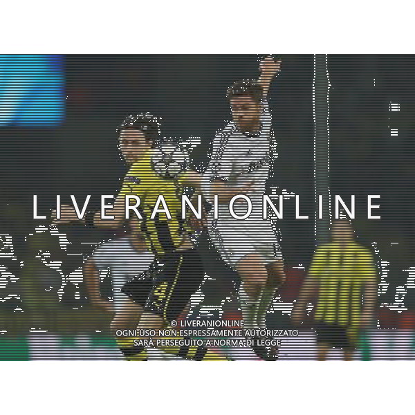 firo FuÃŸball,Fussball, 24.04.2013 Champions League Halbfinale Saison 2012/2013 BVB Borussia Dortmund - Real Madrid Zweikampf Neven Subotic gegen Xabi Alonso $worldrightsEs gelten unsere AGB, einsehbar auf www.firosportphoto.de copyright by firo sportphoto: Coesfelder StraÃŸe 207 48249 DÃ¼lmen Duelmen www.firosportphoto.de mail@firosportphoto.de (V o l k s b a n k B o c h u m - W i t t e n ) BLZ.: 430 601 29 Kt. Nr.: 341 117 100 Tel:Â  0209 - 9304402 Fax:Â  0209 - 9304443 AG ALDO LIVERANI S A S ONLY ITALY