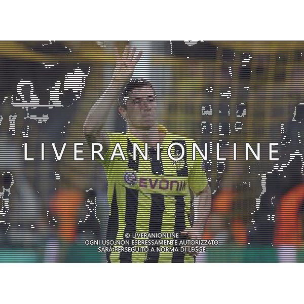 firo Fu§ball,Fussball, 24.04.2013 CL, Champions League, Saison 2012/2013 BVB Borussia Dortmund, Real Madrid CF, Halbfinale, Hinspiel, Road to Wembley, Dortmund - Madrid, BVB - Real, Torjubel von Robert LEWANDOWSKI, BVB Borussia Dortmund, vier Finger, $worldrightsEs gelten unsere AGB, einsehbar auf www.firosportphoto.de copyright by firo sportphoto: Coesfelder Str. 207 D- 48249 DŸlmen www.firosportphoto.de mail@firosportphoto.de (V o l k s b a n k B o c h u m - W i t t e n ) BLZ.: 430 601 29 Kt. Nr.: 341 117 100 Tel: +49-2594 - 9916004 Fax: +49-2594 - 9916005 AG ALDO LIVERANI S A S ONLY ITALY