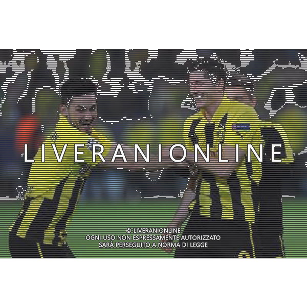 firo Fu§ball,Fussball, 24.04.2013 CL, UEFA Champions League, Saison 2012/2013, Halbfinale, Semifinal BVB, Borussia Dortmund - Real Madrid CF 4:1 Jubel, Freude nach dem Spiel, Spielende bei Robert Lewandowski, BVB und Ilkay GŸndogan Guendogan, BVB, Gestik $worldrightsEs gelten unsere AGB, einsehbar auf www.firosportphoto.de copyright by firo sportphoto: Coesfelder Stra§e 207Ê 48249 D † L M E N (Duelmen) www.firosportphoto.de mail@firosportphoto.de (V o l k s b a n k B o c h u m - W i t t e n ) BLZ.: 430 601 29 Kt. Nr.: 341 117 100 Tel:Ê 02594-9916004 Fax:Ê 02594-9916005 AG ALDO LIVERANI S A S ONLY ITALY