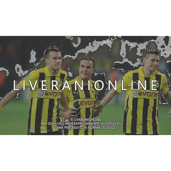 firo Fu§ball,Fussball, 24.04.2013 CL, UEFA Champions League, Saison 2012/2013, Halbfinale, Semifinal BVB, Borussia Dortmund - Real Madrid CF 4:1 Jubel, Freude nach dem Spiel, Spielende bei Kevin Gro§kreutz Grosskreutz, BVB, Mario Gštze Goetze, BVB und Lukasz Piszczek, BVB, Gestik $worldrightsEs gelten unsere AGB, einsehbar auf www.firosportphoto.de copyright by firo sportphoto: Coesfelder Stra§e 207Ê 48249 D † L M E N (Duelmen) www.firosportphoto.de mail@firosportphoto.de (V o l k s b a n k B o c h u m - W i t t e n ) BLZ.: 430 601 29 Kt. Nr.: 341 117 100 Tel:Ê 02594-9916004 Fax:Ê 02594-9916005 AG ALDO LIVERANI S A S ONLY ITALY