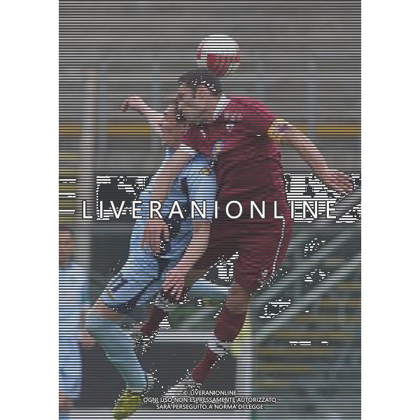 BERGAMO 30 APRILE 2013 , NELLA FOTO andrea belotti vs luc pagliarulo ,ph.moro/ALDO LIVERANI ALBINOLEFFE - TRAPANI CAMPIONATO LEGA PRO 28/04/2013 ©/AGENZIA ALDO LIVERANI SAS