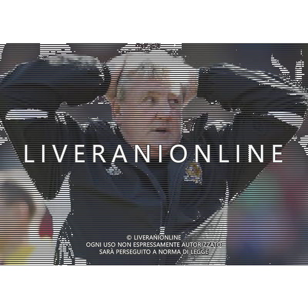 STEVE BRUCE HULL CITY FC MANAGER BARNSLEY V HULL FC NPOWER CHAMPIONSHIP OAKWELL, BARNSLEY, ENGLAND 27 April 2013 GAQ67945 WARNING! This Photograph May Only Be Used For Newspaper And/Or Magazine Editorial Purposes. May Not Be Used For Publications Involving 1 player, 1 Club Or 1 Competition Without Written Authorisation From Football DataCo Ltd. For Any Queries, Please Contact Football DataCo Ltd on +44 (0) 207 864 9121 AG ALDO LIVERANI S A S ONLY ITALY