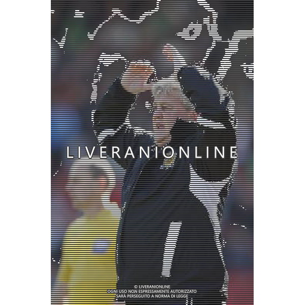 STEVE BRUCE HULL CITY FC MANAGER BARNSLEY V HULL FC NPOWER CHAMPIONSHIP OAKWELL, BARNSLEY, ENGLAND 27 April 2013 GAQ67944 WARNING! This Photograph May Only Be Used For Newspaper And/Or Magazine Editorial Purposes. May Not Be Used For Publications Involving 1 player, 1 Club Or 1 Competition Without Written Authorisation From Football DataCo Ltd. For Any Queries, Please Contact Football DataCo Ltd on +44 (0) 207 864 9121 AG ALDO LIVERANI S A S ONLY ITALY