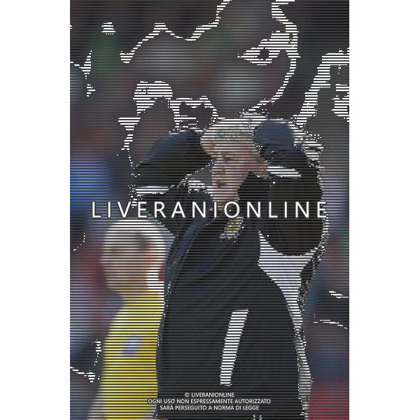 STEVE BRUCE HULL CITY FC MANAGER BARNSLEY V HULL FC NPOWER CHAMPIONSHIP OAKWELL, BARNSLEY, ENGLAND 27 April 2013 GAQ67943 WARNING! This Photograph May Only Be Used For Newspaper And/Or Magazine Editorial Purposes. May Not Be Used For Publications Involving 1 player, 1 Club Or 1 Competition Without Written Authorisation From Football DataCo Ltd. For Any Queries, Please Contact Football DataCo Ltd on +44 (0) 207 864 9121 AG ALDO LIVERANI S A S ONLY ITALY