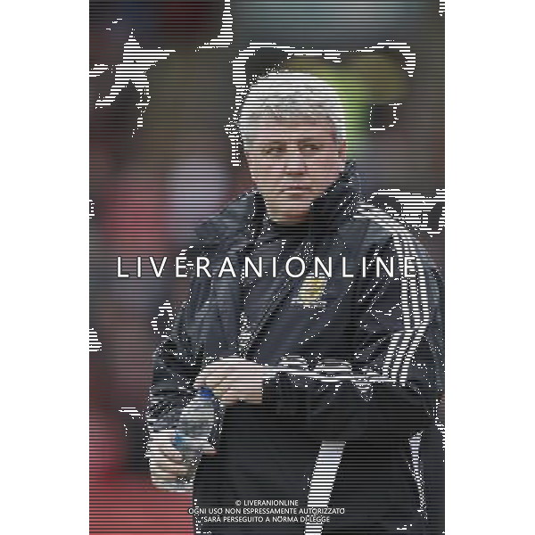 STEVE BRUCE HULL CITY FC MANAGER BARNSLEY V HULL FC NPOWER CHAMPIONSHIP OAKWELL, BARNSLEY, ENGLAND 27 April 2013 GAQ67925 WARNING! This Photograph May Only Be Used For Newspaper And/Or Magazine Editorial Purposes. May Not Be Used For Publications Involving 1 player, 1 Club Or 1 Competition Without Written Authorisation From Football DataCo Ltd. For Any Queries, Please Contact Football DataCo Ltd on +44 (0) 207 864 9121 AG ALDO LIVERANI S A S ONLY ITALY