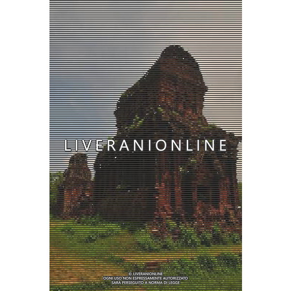 (130429) -- MY SON (VIETNAM), April 29, 2013 () -- Relics of My Son Sanctuary is seen in central Vietnam, on April 29, 2013. Between the 4th and 13th centuries, a unique culture which owed its spiritual origins to Indian Hinduism developed on the coast of contemporary Vietnam. It was graphically illustrated by the remains of a series of impressive tower-temples located in My Son that was the religious and political capital of the Champa Kingdom for most of its existence. My Son Sanctuary was inscripted in UNESCO\'s World Cultural Heritage list in 1999. (/Zhang Jianhua) (lr) Â©Photoshot/Ag. Aldo Liverani s.a.s.-Only Italy-Editorial Use Only