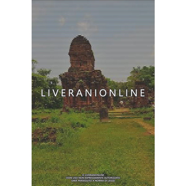 (130429) -- MY SON (VIETNAM), April 29, 2013 () -- Relics of My Son Sanctuary is seen in central Vietnam, on April 29, 2013. Between the 4th and 13th centuries, a unique culture which owed its spiritual origins to Indian Hinduism developed on the coast of contemporary Vietnam. It was graphically illustrated by the remains of a series of impressive tower-temples located in My Son that was the religious and political capital of the Champa Kingdom for most of its existence. My Son Sanctuary was inscripted in UNESCO\'s World Cultural Heritage list in 1999. (/Zhang Jianhua) (lr) Â©Photoshot/Ag. Aldo Liverani s.a.s.-Only Italy-Editorial Use Only
