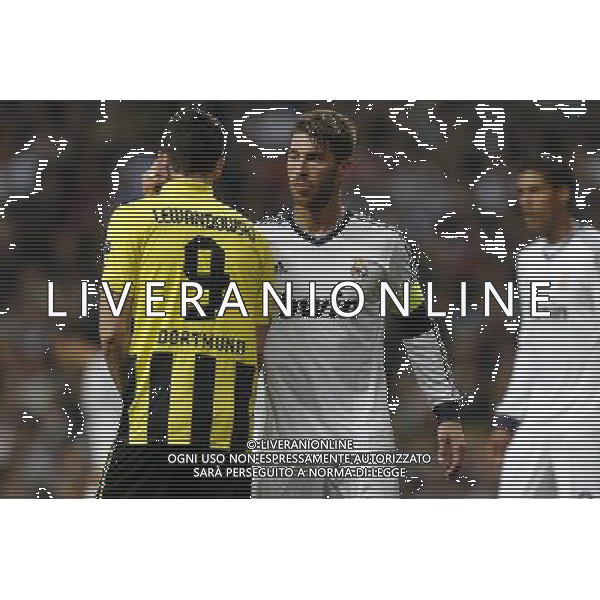 Real Madrid\'s Sergio Ramos and Borussia Dortmund\'s Lewandowsky during Champions League match on april 30th 2013. Photo: Cesar Cebolla / ALFAQUI AG ALDO LIVERANI S A S ONLY ITALY
