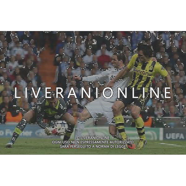 Real Madrid\'s Gonzalo Higuain and Borussia Dortmund\'s Weidenfeller and Hummels during Champions League match on april 30th 2013. Photo: Alex Cid-Fuentes / ALFAQUI AG ALDO LIVERANI S A S ONLY ITALY