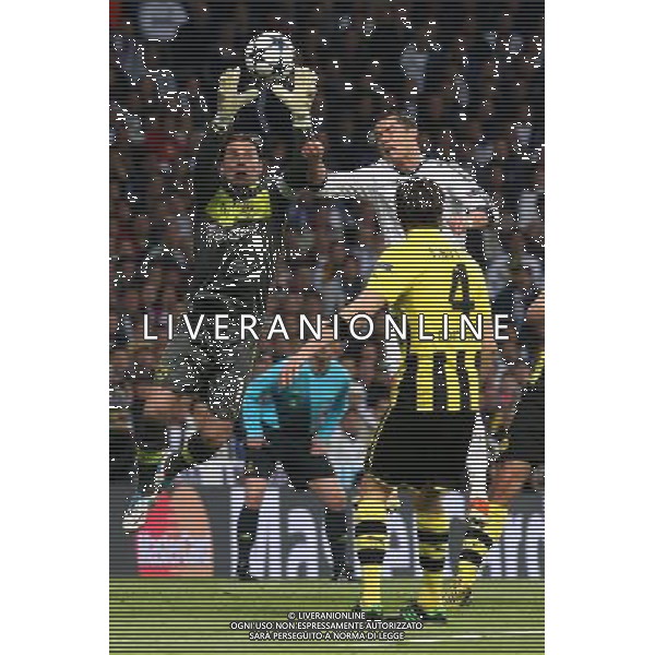 Real Madrid\'s Cristiano Ronaldo and Borussia Dortmund\'s Weidenfeller during Champions League match on april 30th 2013. Photo: Alex Cid-Fuentes / ALFAQUI AG ALDO LIVERANI S A S ONLY ITALY