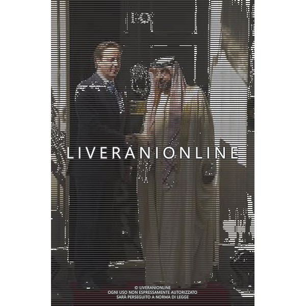 The President of the United Arab Emirates, His Highness Sheikh Khalifa bin Zayed Al Nahyan meets David Cameron at No 10 Downing Street.. London ©photoshot/AGENZIA ALDO LIVERANI SAS - ITALY ONLY - Il presidente degli Emirati Arabi Uniti Sua Altezza lo Sceicco Khalifa bin Zayed Al Nahyan incontra la regina Elisabetta II d\'inghilterra e del Principe Filippo a Windsor, durante una visita di Stato nel Regno Unito 30 aprile 2013